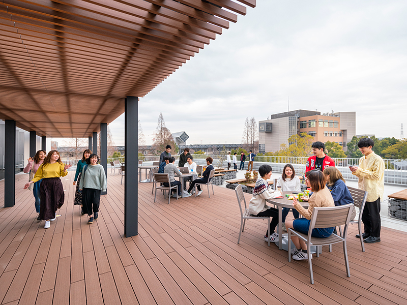 多目的講義棟・3階 テラス